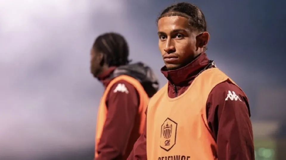 Tragédia na Suíça! Jogador do Metz enfrentou chamas para salvar namorada