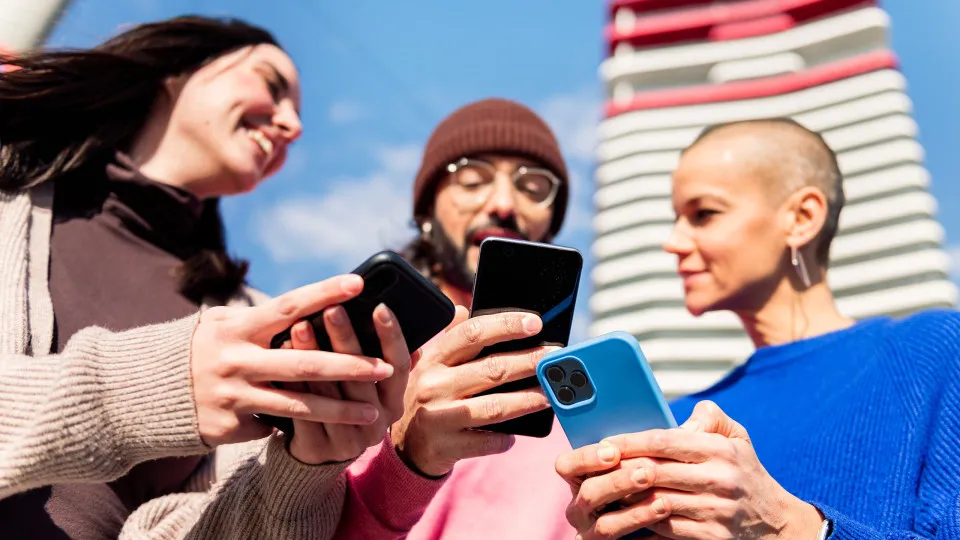 WhatsApp lança novas funções para organizar melhor conversas em grupo