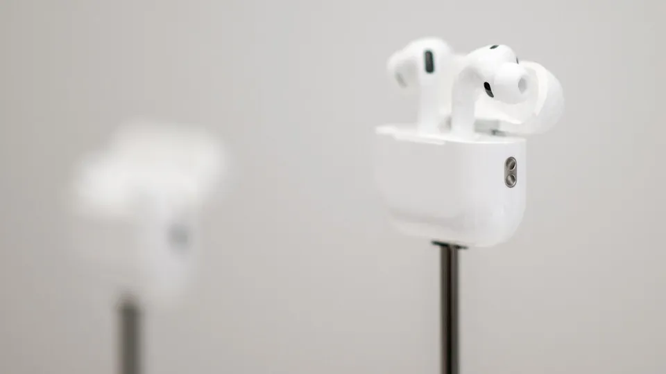 Youtuber MrBeast diz que usa até três pares de AirPods por dia