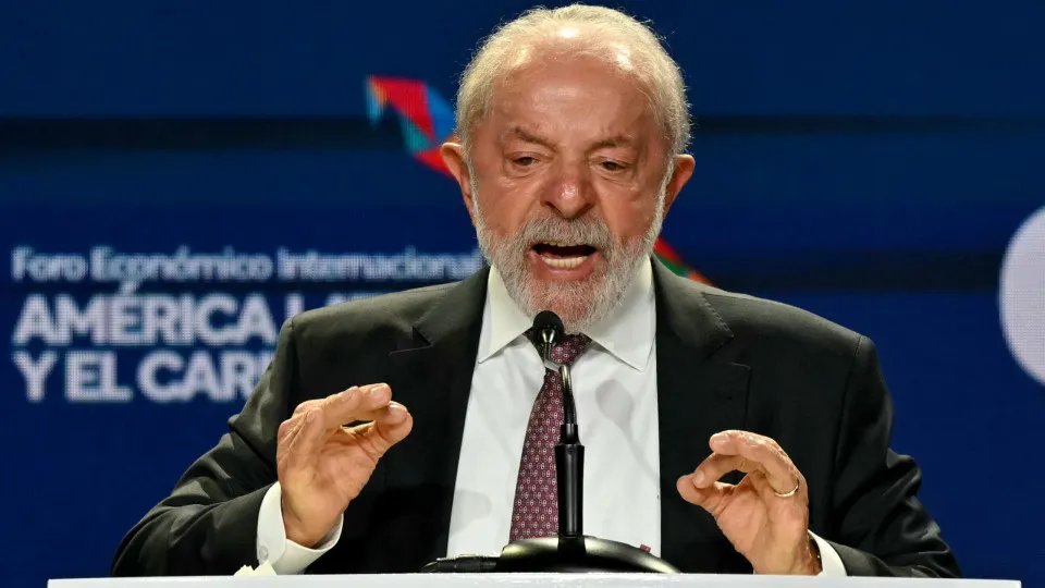 Petrobras e governo precisam construir estoque regulador de petróleo, diz Lula