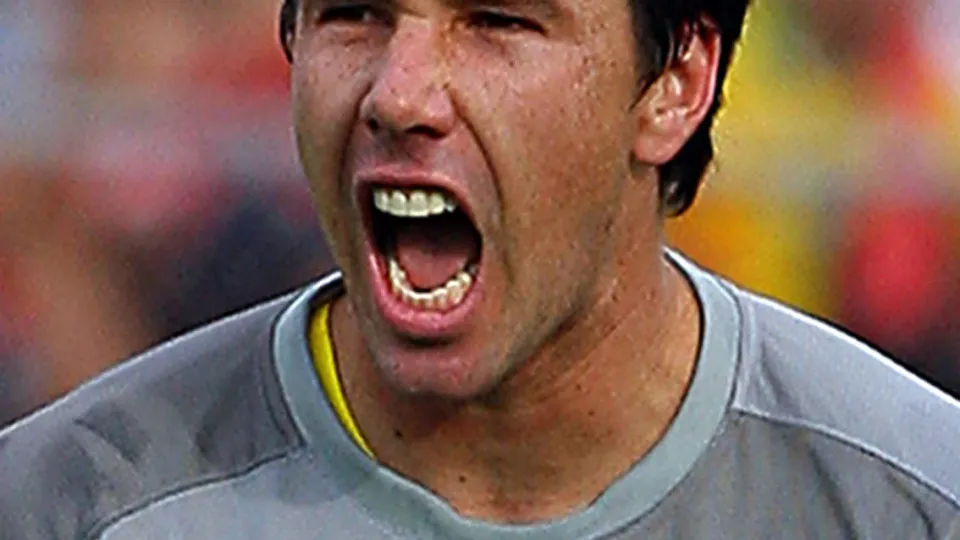 Ex-goleiro da Seleção é processado por golpes com investimentos nos EUA