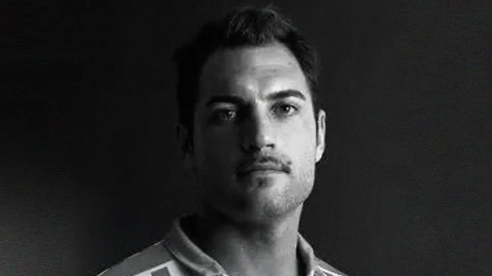 Ex-zagueiro italiano morre aos 39 anos; jornal fala em ‘doença incurável’